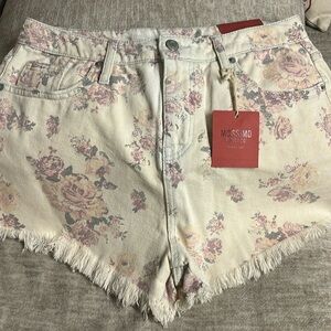 Cream color floral print cute denim shorts. Size 10. Brand new.!!